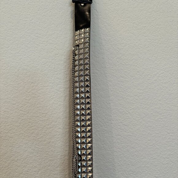 Silver and Black Belt - Picture 3 of 5